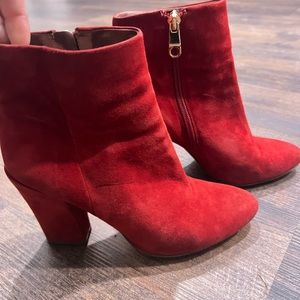 Red women’s booties 6.5